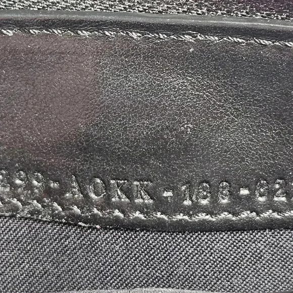 FENDI Zip Around Black Wallet - Picture 3 of 16